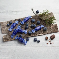 Outlet Fazer Blueberry Truffle Milk Chocolate Box (270g) ${1}