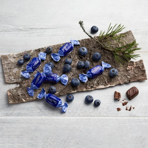 Outlet Fazer Blueberry Truffle Milk Chocolate Box (270g) ${1}