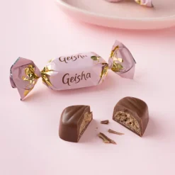 Sale Fazer Geisha Milk Chocolate with Hazelnut Box (150g) ${1}