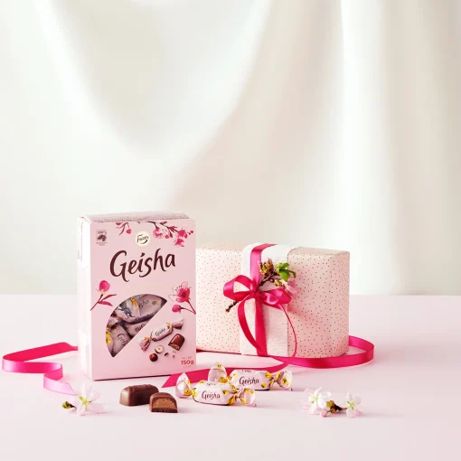Sale Fazer Geisha Milk Chocolate with Hazelnut Box (150g) ${1}