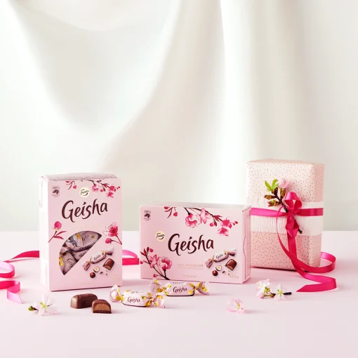 Sale Fazer Geisha Milk Chocolate with Hazelnut Box (150g) ${1}