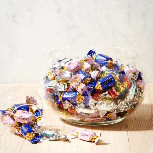 Fashion Fazer Milk Chocolate Box (270g) ${1}