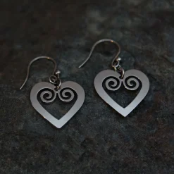 Best Pohjolan Helmi Ky Pohjolan Helmi - Curved Heart Earrings ${1}